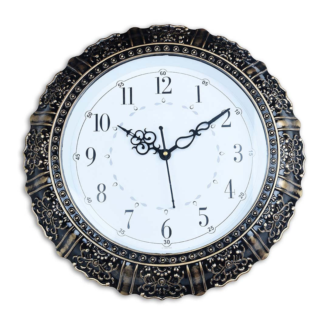 Antique Clock With Easy to read numbers