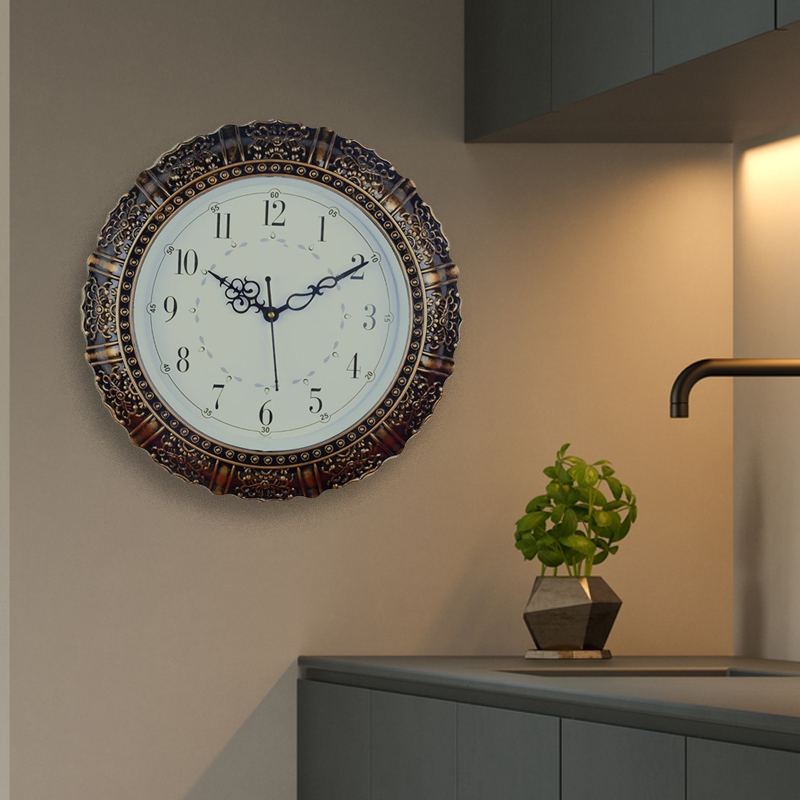 Antique Clock With Easy to read numbers