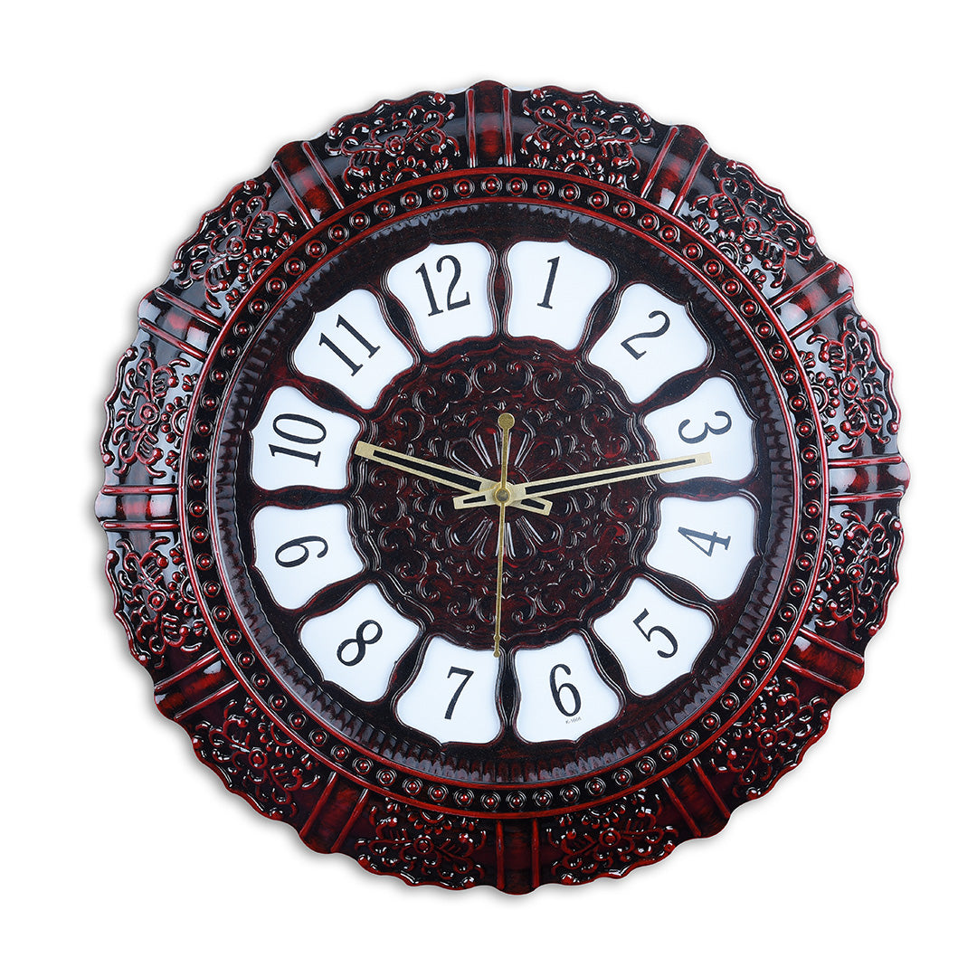 Antique Clock with Vintage style numbers - Main Image