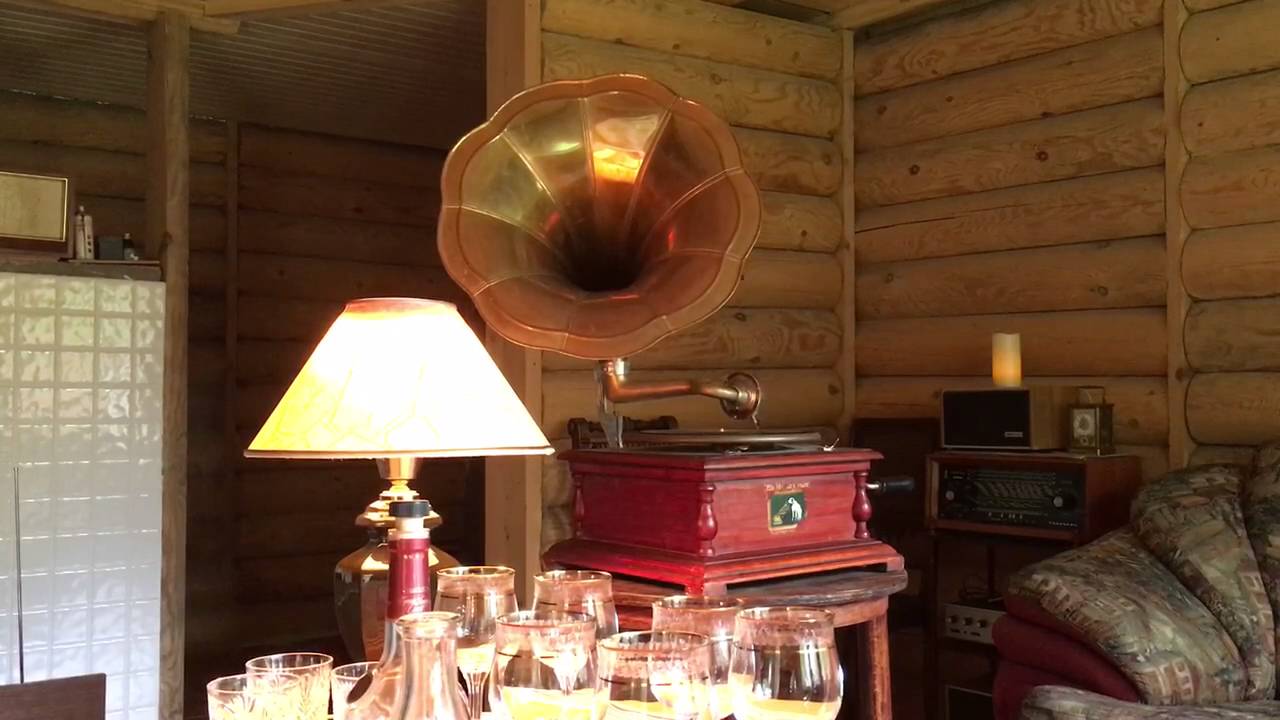 Wooden Gramophone, Manual wind up + One Free record.